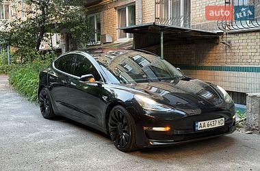 Седан Tesla Model 3 2018 в Буче
