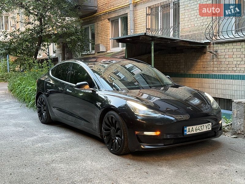 Седан Tesla Model 3 2018 в Буче