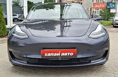 Седан Tesla Model 3 2018 в Львові