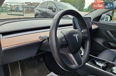 Седан Tesla Model 3 2018 в Львові
