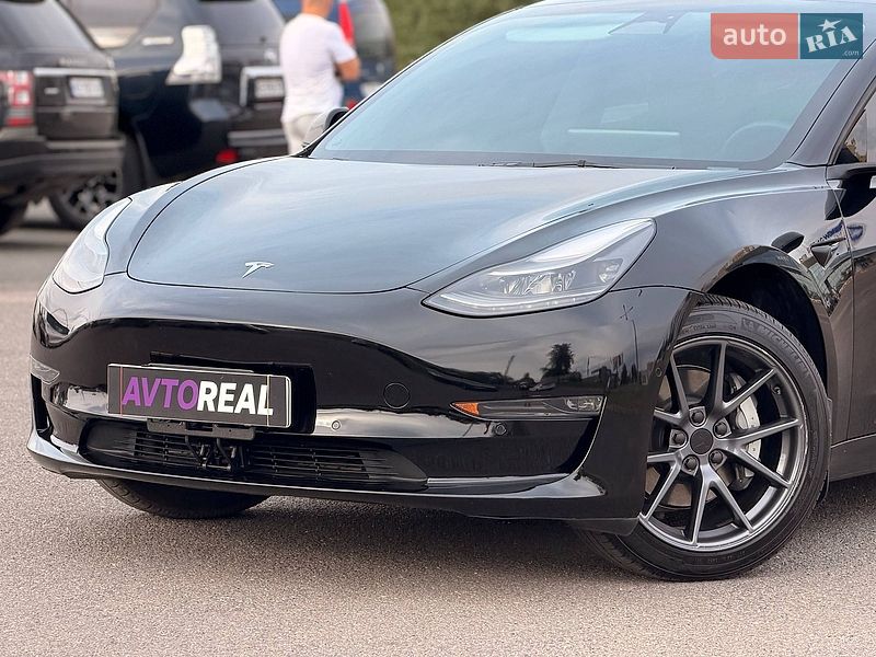 Седан Tesla Model 3 2022 в Кривому Розі