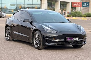 Седан Tesla Model 3 2022 в Кривому Розі