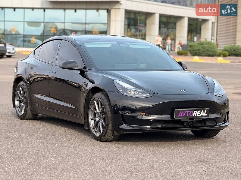 Седан Tesla Model 3 2022 в Кривому Розі