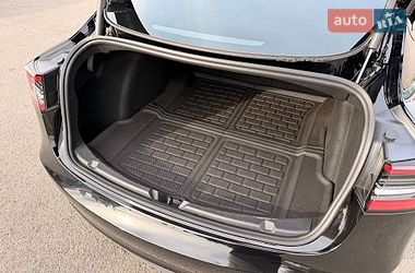 Седан Tesla Model 3 2022 в Кривому Розі