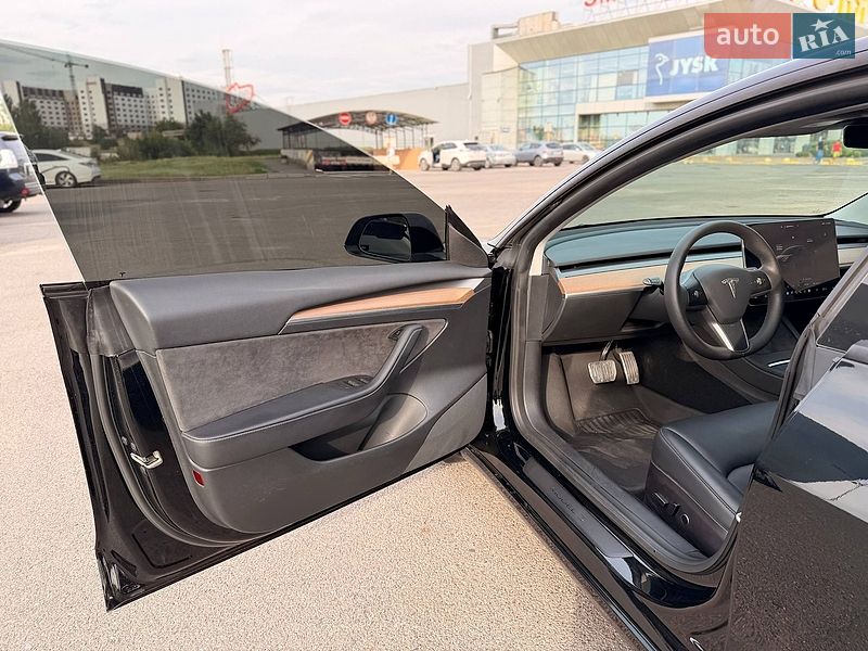 Седан Tesla Model 3 2022 в Кривому Розі