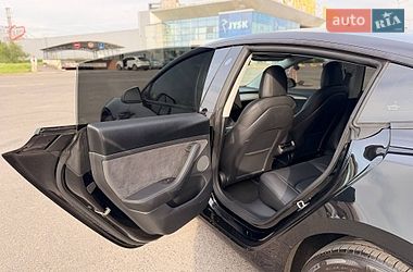 Седан Tesla Model 3 2022 в Кривому Розі