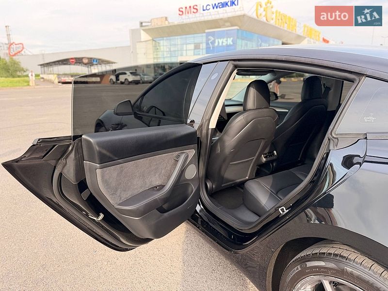 Седан Tesla Model 3 2022 в Кривому Розі