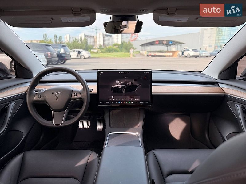 Седан Tesla Model 3 2022 в Кривому Розі