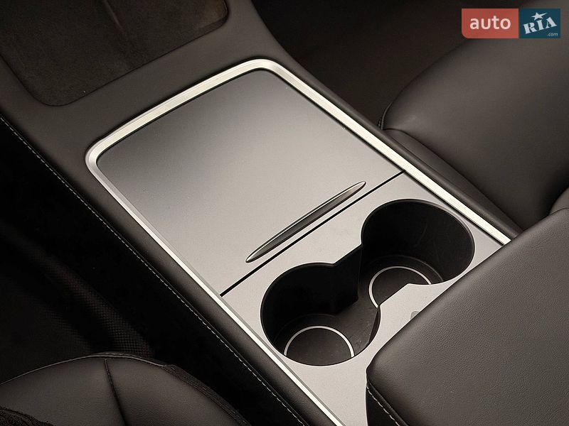 Седан Tesla Model 3 2022 в Кривому Розі