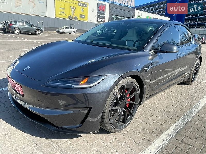 Седан Tesla Model 3 2024 в Киеве