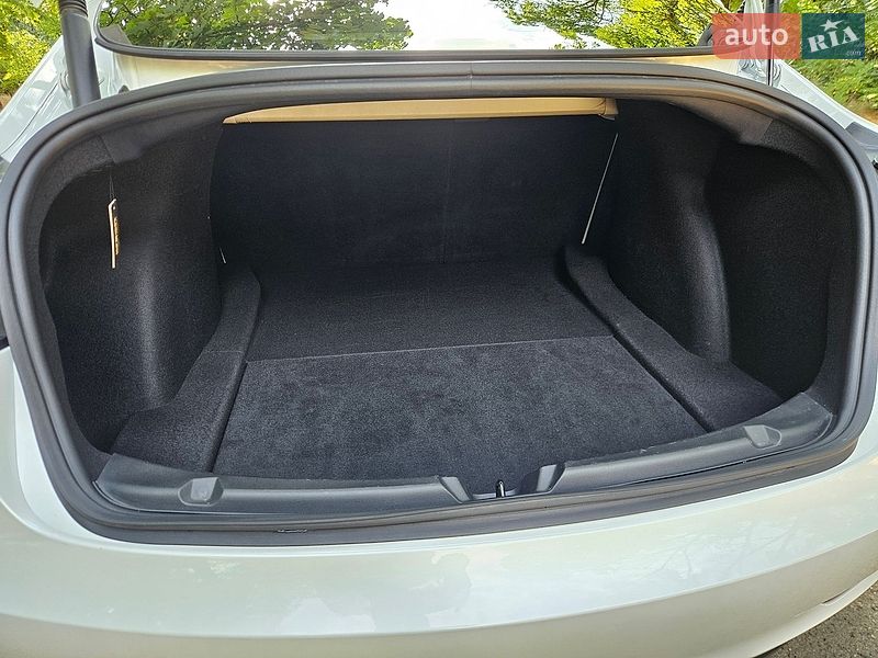 Седан Tesla Model 3 2023 в Одесі