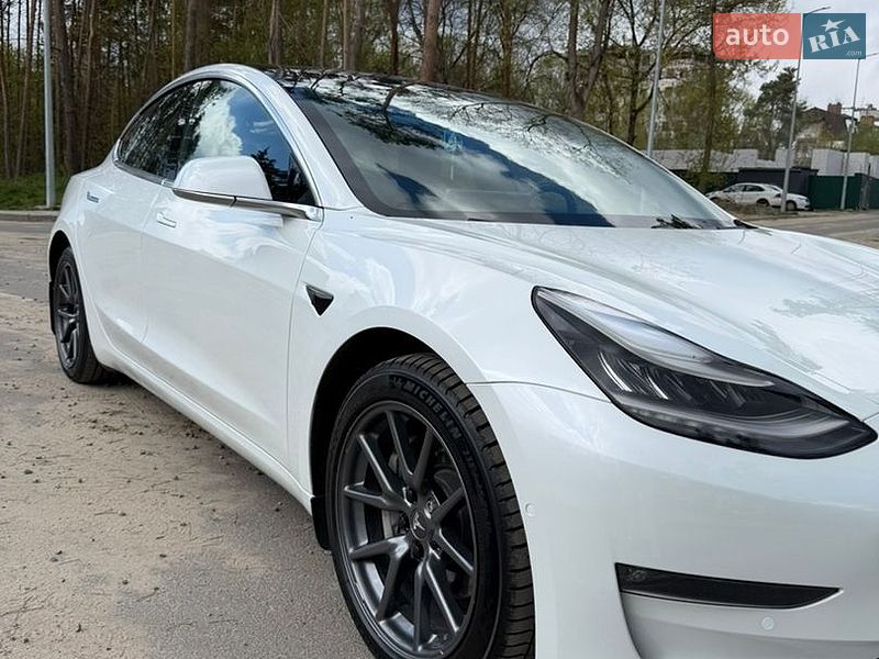 Седан Tesla Model 3 2019 в Житомире
