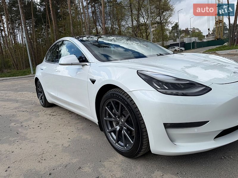 Седан Tesla Model 3 2019 в Житомире