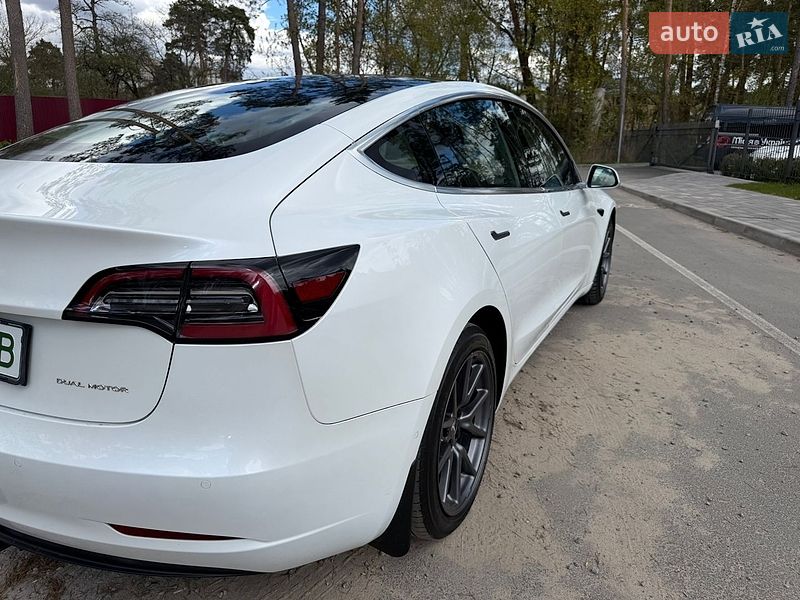 Седан Tesla Model 3 2019 в Житомире