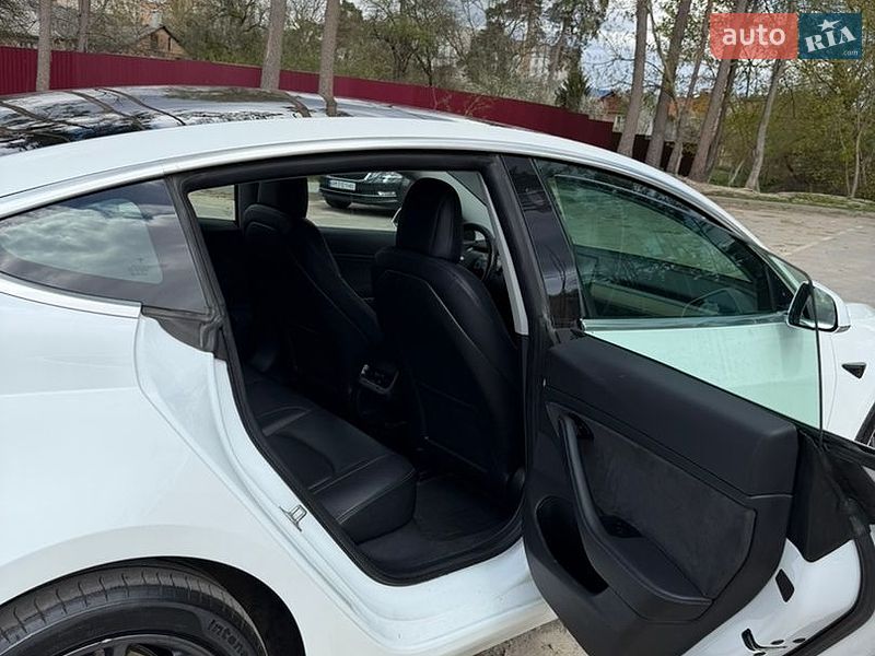 Седан Tesla Model 3 2019 в Житомире