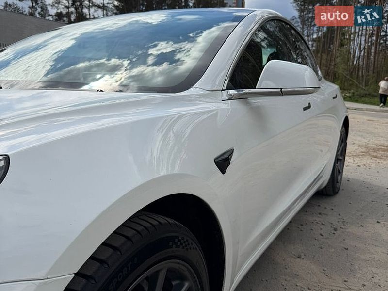 Седан Tesla Model 3 2019 в Житомире