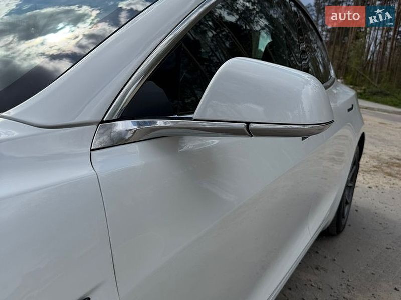 Седан Tesla Model 3 2019 в Житомире