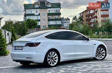 Седан Tesla Model 3 2019 в Ужгороде