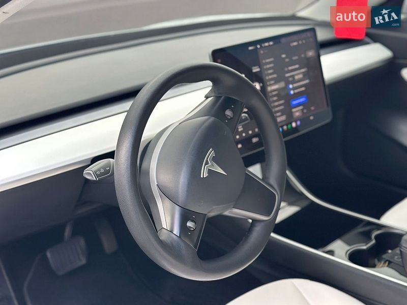 Седан Tesla Model 3 2019 в Ужгороде