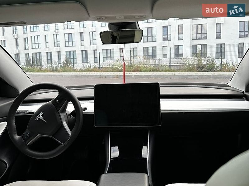 Седан Tesla Model 3 2019 в Ужгороде