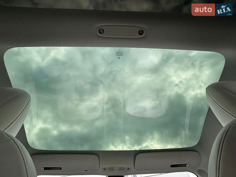 Седан Tesla Model 3 2019 в Ужгороде