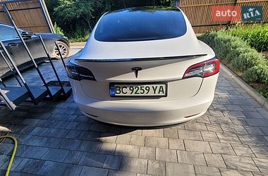 Седан Tesla Model 3 2019 в Львове