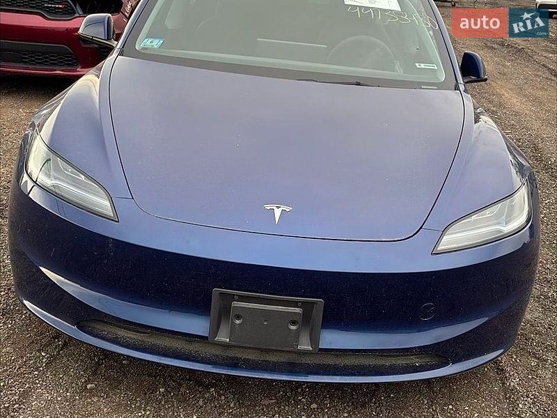Седан Tesla Model 3 2025 в Києві