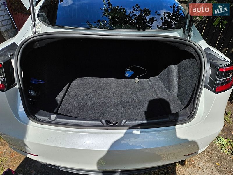 Седан Tesla Model 3 2018 в Миргороде