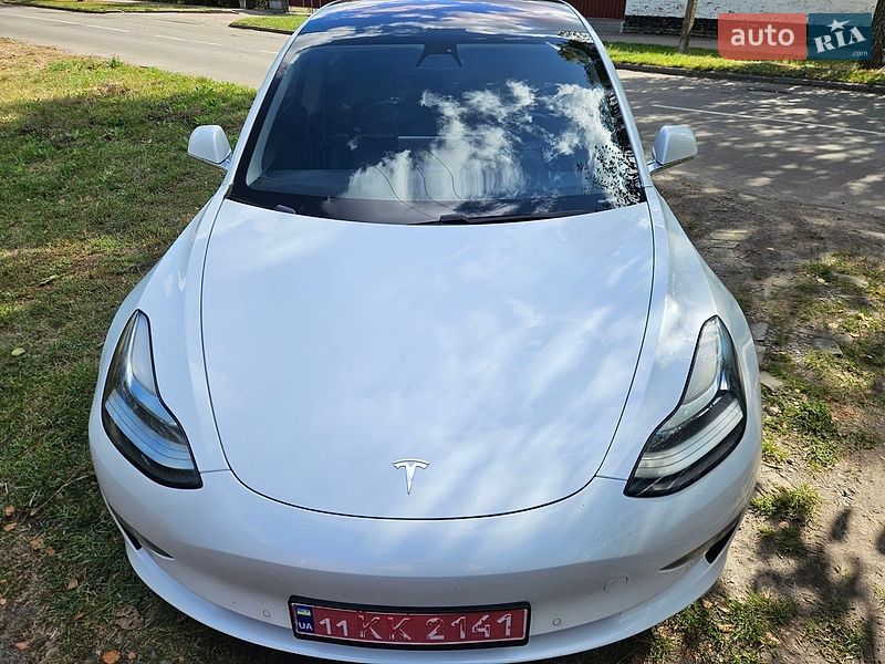 Седан Tesla Model 3 2018 в Миргороде
