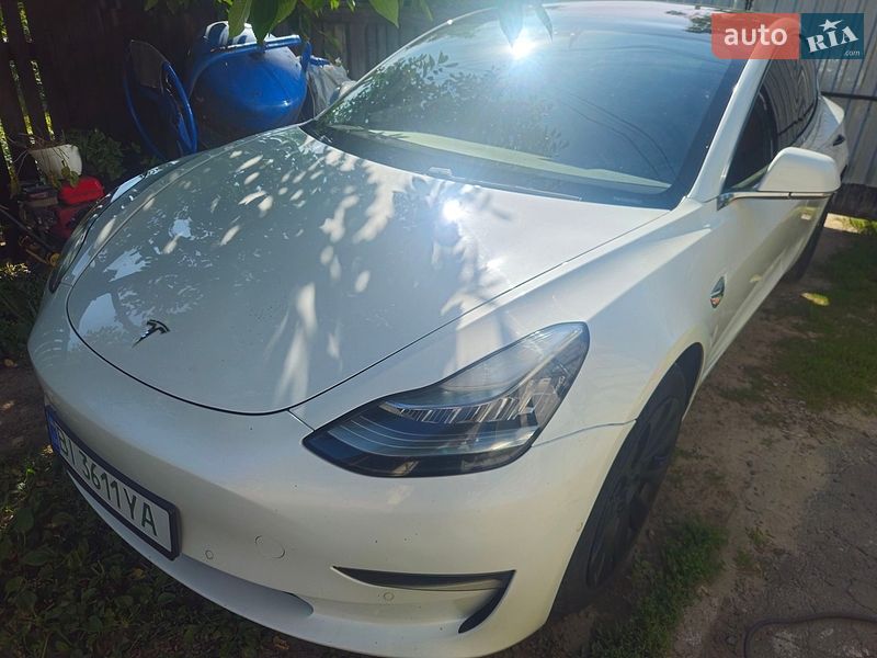 Седан Tesla Model 3 2018 в Миргороде