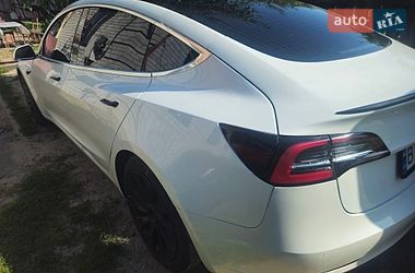 Седан Tesla Model 3 2018 в Миргороде