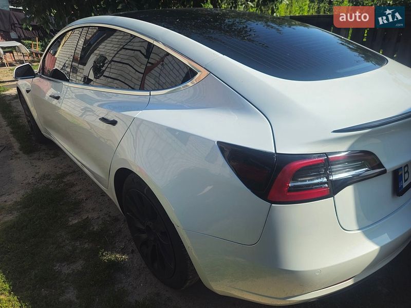 Седан Tesla Model 3 2018 в Миргороде
