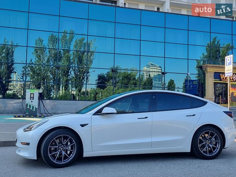 Седан Tesla Model 3 2021 в Запорожье