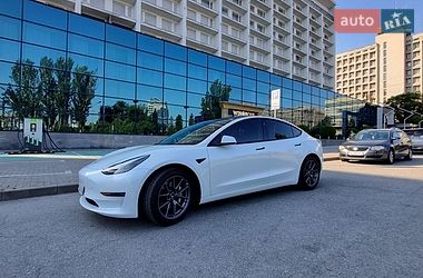 Седан Tesla Model 3 2021 в Запоріжжі