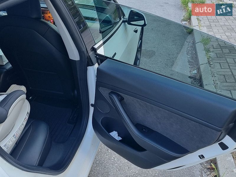 Седан Tesla Model 3 2021 в Запорожье