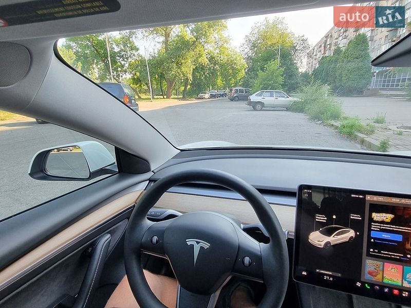 Седан Tesla Model 3 2021 в Запорожье