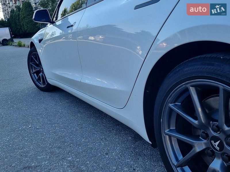 Седан Tesla Model 3 2021 в Запорожье