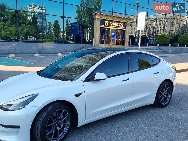 Седан Tesla Model 3 2021 в Запорожье