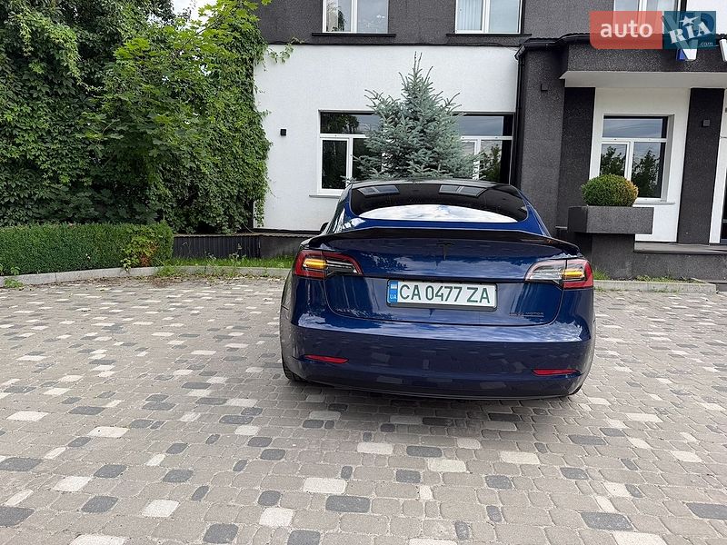 Седан Tesla Model 3 2021 в Запоріжжі