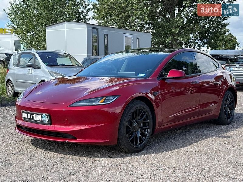 Tesla Model 3 2024