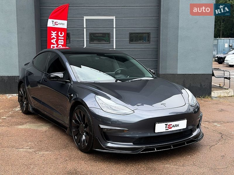 Седан Tesla Model 3 2022 в Києві