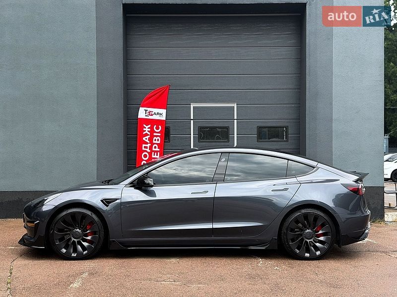 Седан Tesla Model 3 2022 в Києві