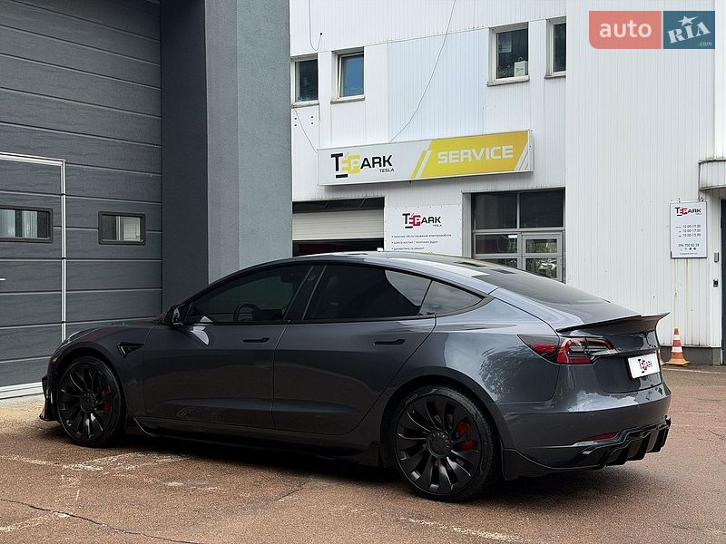 Седан Tesla Model 3 2022 в Києві