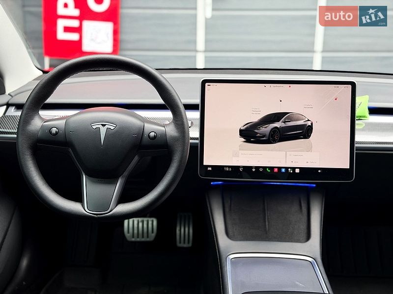 Седан Tesla Model 3 2022 в Києві
