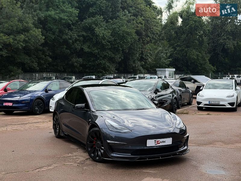 Седан Tesla Model 3 2022 в Києві