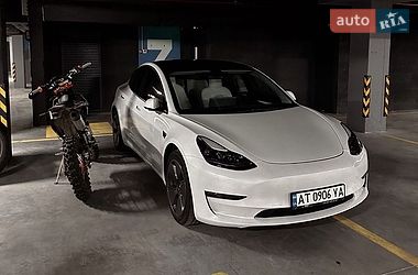 tesla model-3 2022 в Ивано-Франковск от профессионального продавца Roman