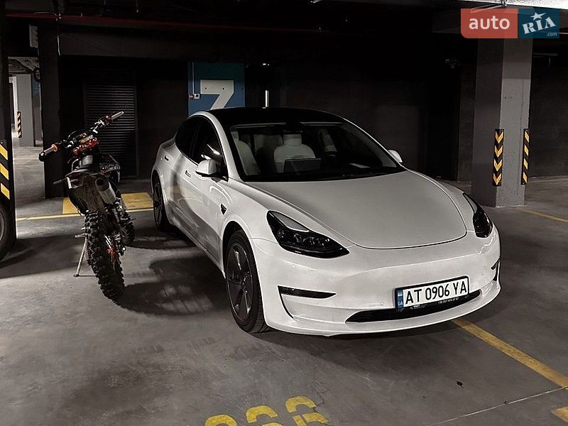 Tesla Model 3 2022