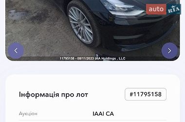 Седан Tesla Model 3 2018 в Львові