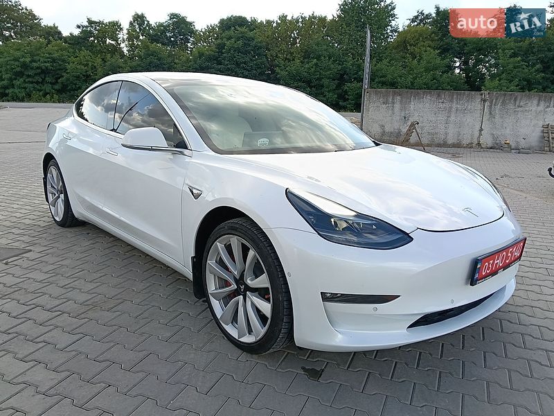 Седан Tesla Model 3 2019 в Дунаївцях