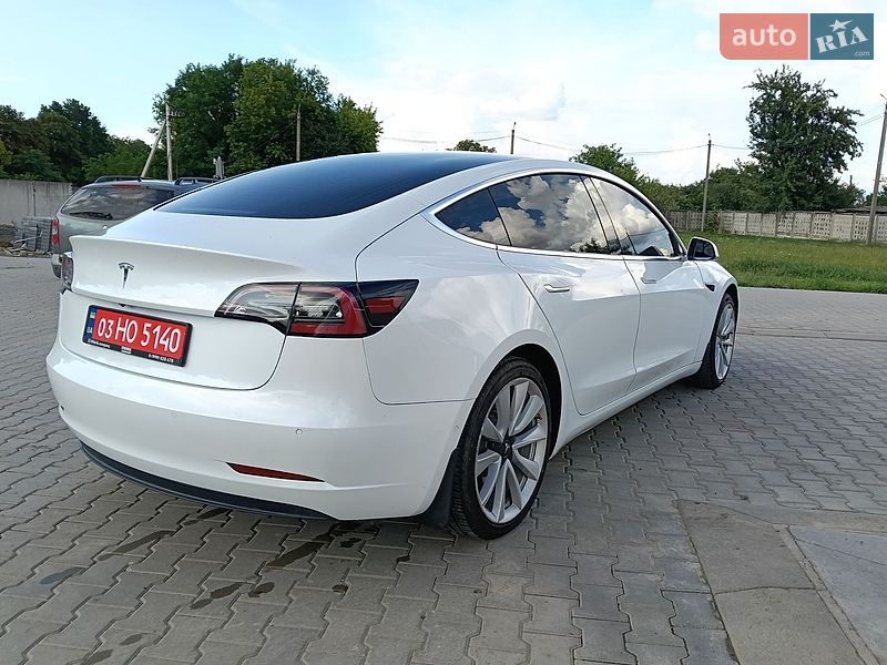 Седан Tesla Model 3 2019 в Дунаївцях
